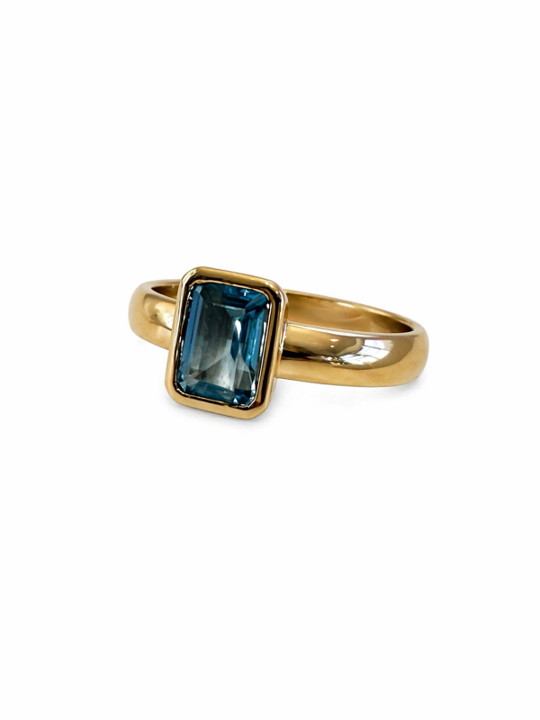 Pierścionek złoty 585 z naturalnym kamieniem Topaz Swiss
